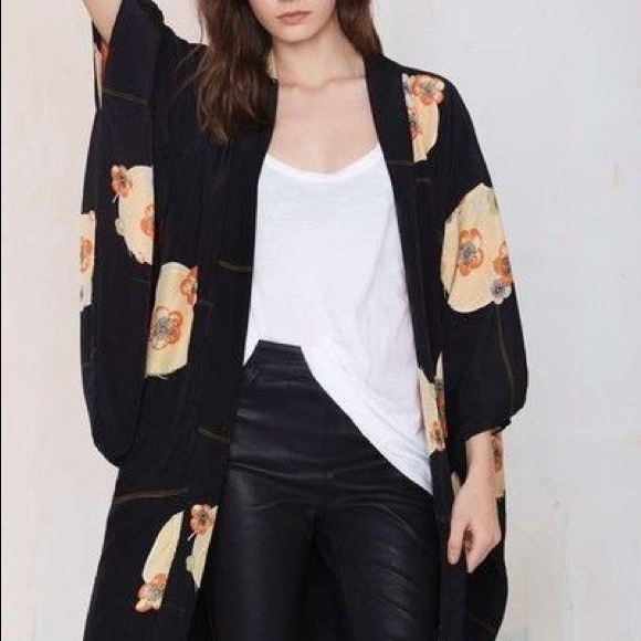 Silky Polyester kimono - Picture 5 of 7